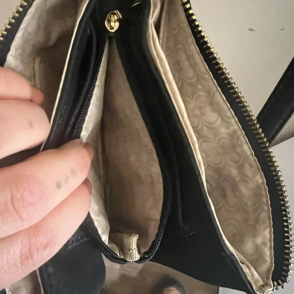 Black chevron clutch purse - Picture 7 of 10
